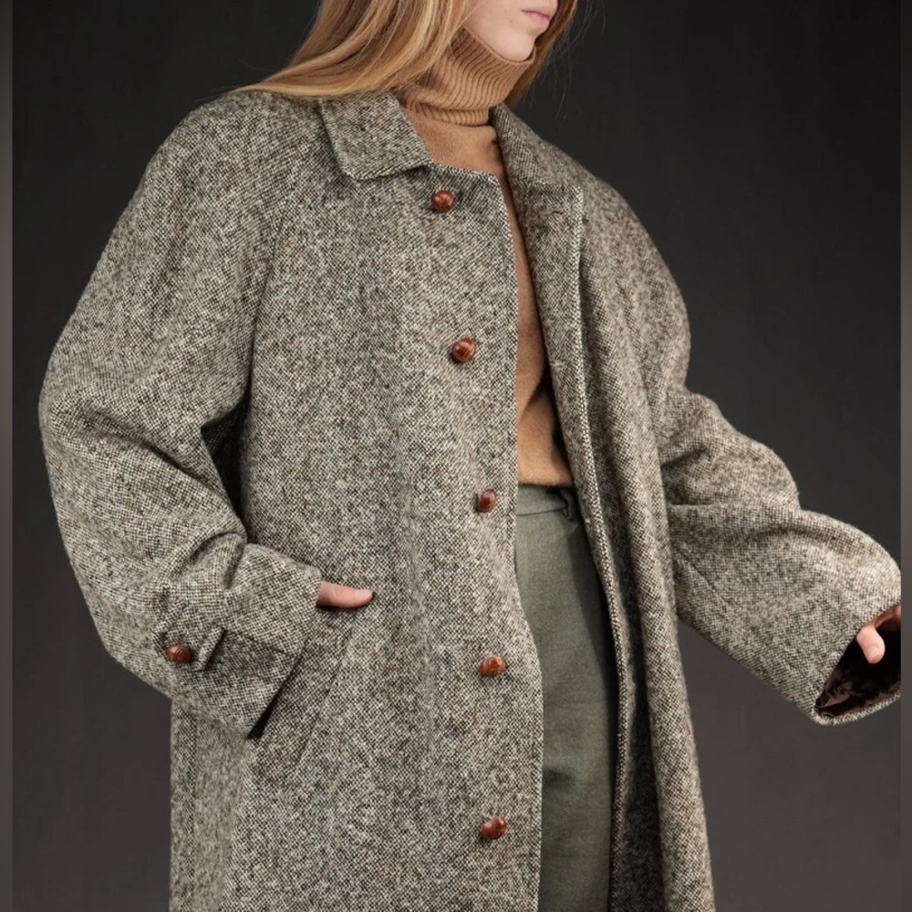 Stylish Gray Tweed Coat with Brown Buttons 1980s vintage